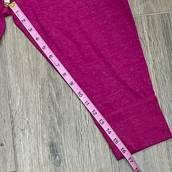 Nike Sweat Pants Joggers Capri Girls Size Xl or Women’s Size Small Pink NWT - Picture 7 of 11